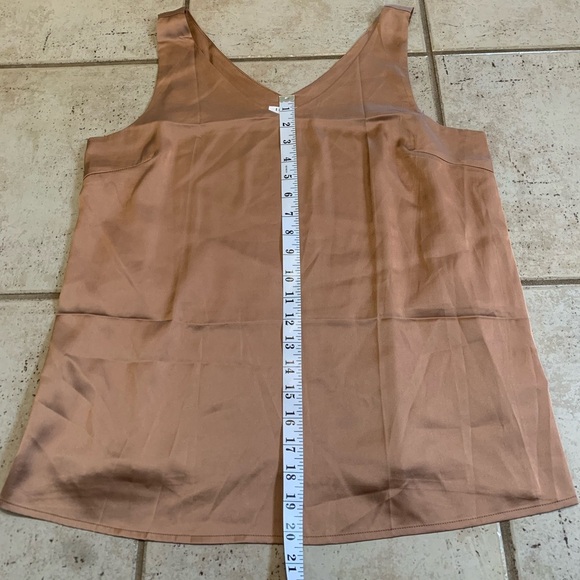 Elegant Brown Sleeveless Top - Picture 7 of 7